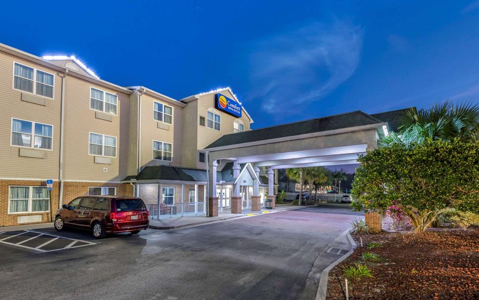 Comfort Inn & Suites Airport Dulles-Gateway - UPDATED 2024 Prices